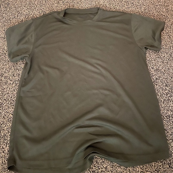 Workout shirt - Picture 1 of 3
